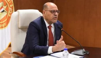 العمل تصرف أكثر من 2.9 مليون جنيه لدعم 374 عاملاً غير منتظم في شهر واحد