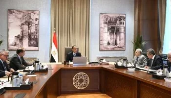 رئيس الوزراء يتابع جهود هيكلة الهيئات الاقتصادية ضمن خطة الإصلاح الشامل