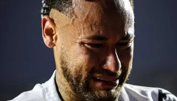 بعد هزيمة قاسية.. سانتوس البرازيلي يقيل مدربه كليبر شافيير