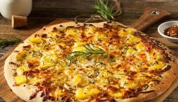 بيتزا البطاطس: وصفة سهلة وصحية دون عجين