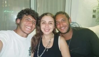 أنغام تعود إلى القاهرة بعد رحلة علاجية صعبة في ألمانيا