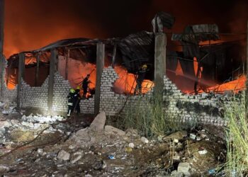 حريق هائل بمصنع أحذية في القليوبية دون إصابات