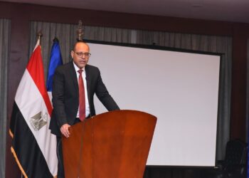 وزير العمل: قانون العمل الجديد يدخل حيز التنفيذ غدًا