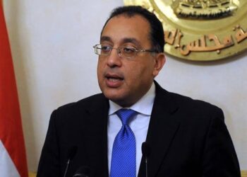 رئيس الوزراء يُتابع الإجراءات والموقف التنفيذي لمشروعات تحلية مياه البحر