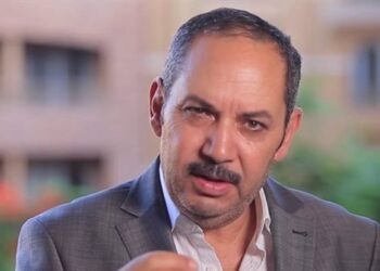 نجاة الفنان كمال أبو رية ومدير أعماله من حادث مروع بالجيزة