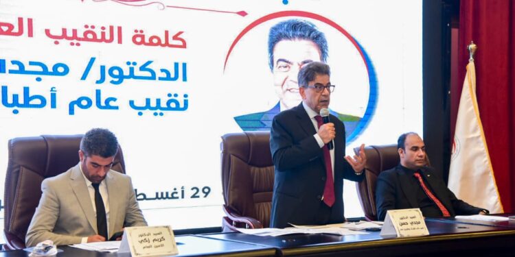 نقيب البيطريين يناشد الرئيس السيسي لحل مشكلات أطباء الصناديق وصرف مرتباتهم المتأخرة منذ 4 سنوات