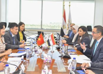 وزير الاستثمار و التجارة الخارجية يستقبل نائبة وزير الصناعة والتجارة الفيتنامي