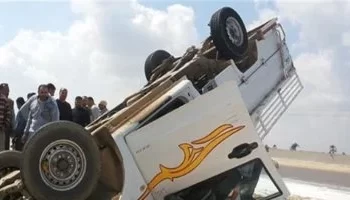 إصابة 8 أشخاص في انقلاب سيارة محملة بالعمال بطريق القاهرة – الفيوم الصحراوي