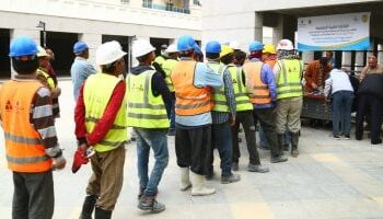 وزارة العمل تبدأ صرف منحة المولد النبوي للعمالة غير المنتظمة بقيمة 1500 جنيه