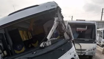 مصرع 8 وإصابة 14 في حادث تصادم مروع بالصحراوي الشرقي بالمنيا