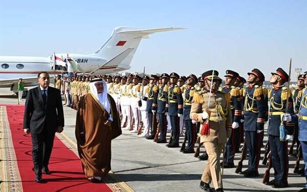 رئيس الوزراء يستقبل ولي عهد مملكة البحرين لبحث تعزيز التعاون الثنائي