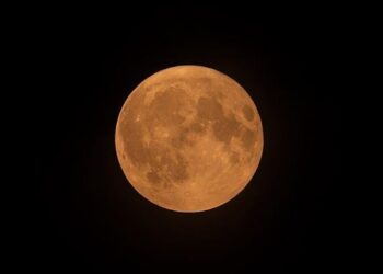 ما هي أدعية خسوف القمر؟.. «الأوقاف» توضح