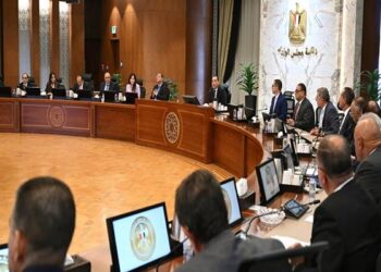 رئيس الوزراء يجتمع بمسؤولي المجالس التصديرية لبحث سبل دعم الصادرات وتشجيع المستثمرين