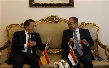 وزير الخارجية يلتقى مع نظيره الإسباني ويؤكد أهمية إرساء دعائم الأمن والاستقرار الإقليمين