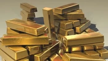 الذهب يتجاوز مستوى 3500 دولار عالميًا وسط ضغوط سياسية واقتصادية.. وعيار 21 يسجل 4825 جنيهًا محليًا