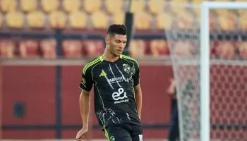 أشرف داري يعود إلى القاهرة بعد إصابته وغيابه عن منتخب المغرب