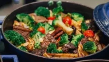 طاجن الكبدة بالخضار.. وجبة صحية ولذيذة