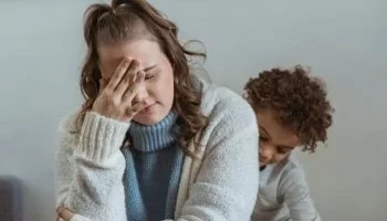 5 خطوات تساعد الأمهات على إدارة يومهن دون توتر