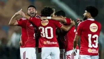 الأهلي يواجه الزمالك في قمة الدوري مساء الاثنين باستاد القاهرة