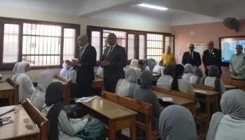 وزير التربية والتعليم يفاجئ مدارس القليوبية في أول يوم دراسة
