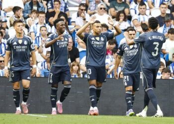 ريال مدريد يتجاوز سوسيداد بعشرة لاعبين ويواصل صدارة الليجا