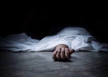 تركت المنزل 3 أيام.. شاب ينهي حياته شنقًا حزنًا على زوجته