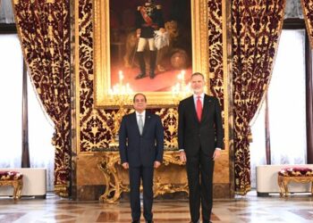 الرئيس السيسي وقرينته يصطحبان ملك وملكة إسبانيا في جولة بالأهرامات