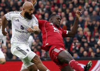 مانشستر يونايتد يكسر عقدة أنفيلد ويهزم ليفربول بثنائية تاريخية