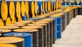 أسعار النفط تتراجع عالمياً بسبب التوترات الأمريكية-الصينية.. وخام برنت عند 63.31 دولاراً