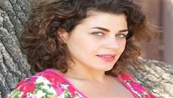 بعد تصريحاتها عن الزواج المدني.. منى هلا تتصدر التريند