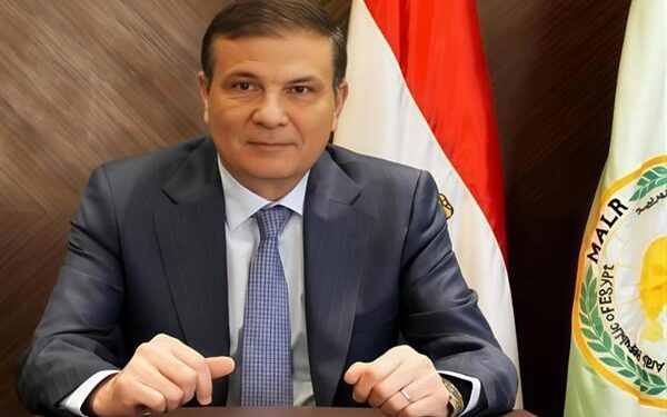 وزير الزراعة يحيل مخالفات “الجمعية التعاونية بالعسيلية” للنيابة العامة