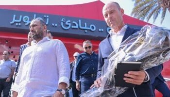 ورود وحفاوة في استقبال ياس سوروب المدير الفني الجديد للأهلي قبل مؤتمر تقديمه