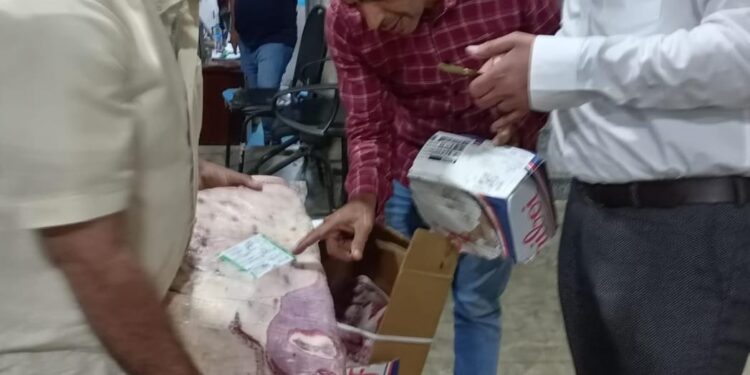 ضبط 54 طن لحوم فاسدة داخل مخزن بمدينة العبور