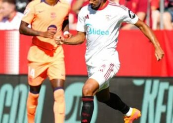 إشبيلية يكتسح برشلونة برباعية قاسية في الدوري الإسباني