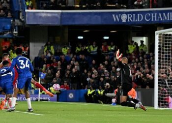 ليفربول يخسر للمباراة الثالثة على التوالي بهزيمة أمام تشيلسي