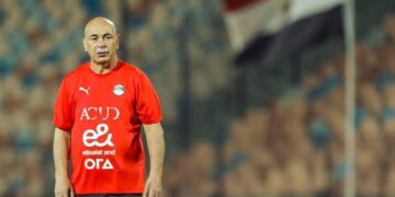 حسام حسن يجتمع بلاعبي الفراعنة قبل مباراة غينيا بيساو