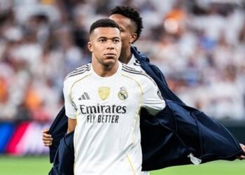 مبابي يتفوق على هالاند ويحصد جائزة لاعب الجولة الثانية بدوري الأبطال