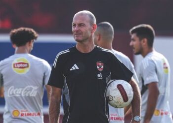 توروب يعلن قائمة الأهلي لمباراة الاتحاد السكندري