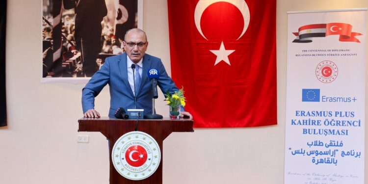 الجامعات التركية تفتح أبوابها للطلاب المصريين.. يدرس أكثر من 10,000 طالب مصري