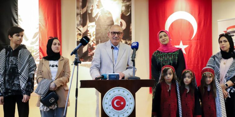 تحيا غزة.. فعالية تضامن في سفارة تركيا بالقاهرة: دعم لـ 170 عائلة من غزة