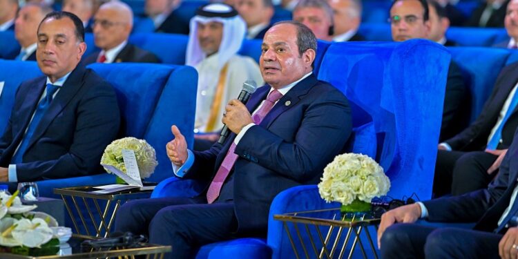 الرئيس السيسي: مصر لديها فرص واعدة بفضل موقعها الجغرافي ووجود قناة السويس كممر ملاحي عالمي