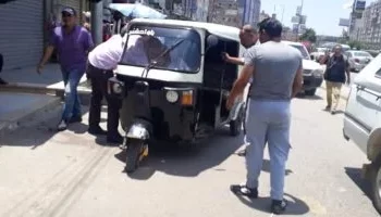 إصابة 5 أشخاص في حادث تصادم بين “توك توك وموتوسيكل” بطريق مسطرد – أبو زعبل