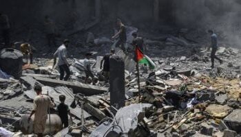 طائرات الاحتلال تقصف مناطق شرق البريج وحيي الشجاعية والتفاح بغزة