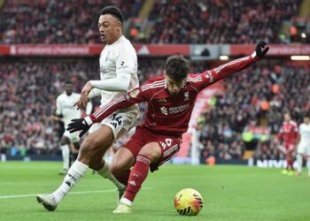 الدوري الإنجليزي.. نوتينجهام فورست يهزم ليفربول بثلاثية نظيفة