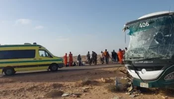 انقلاب أتوبيس نقل عام بالوادي الجديد يُصيب 31 شخصاً