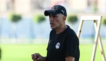 اتحاد الكرة يقبل اعتذار أسامة نبيه ويصرف نصف راتب شهر أكتوبر لجهاز منتخب الشباب