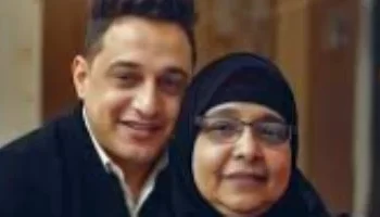 بعد أنباء وفاتها.. المطرب رضا البحراوي يؤكد: “والدتي على قيد الحياة والنبض عاد لقلبها”
