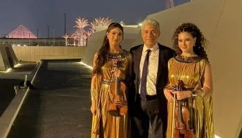 نجل الفنان عبد الرحمن أبو زهرة يحتفل بتألق ابنتيه “أميرة ومريم” في حفل افتتاح المتحف المصري الكبير