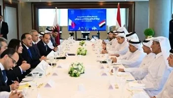 مدبولي يلتقي رابطة رجال الأعمال القطريين بالدوحة: عمق العلاقات وتحسن مناخ الاستثمار المصري