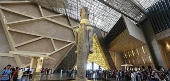 مصر تسترد 17 قطعة أثرية فرعونية نادرة من أستراليا وتوقيع المستندات في كانبرا